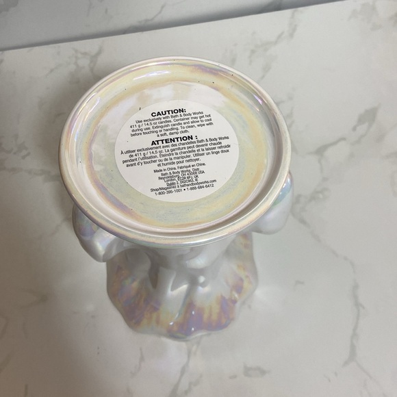 New Viral Bath & Body Works White Iridescent Ghost Pedestal 3-Wick Candle Holder - Picture 4 of 6